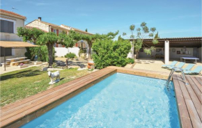 Hotels in Vallabrègues